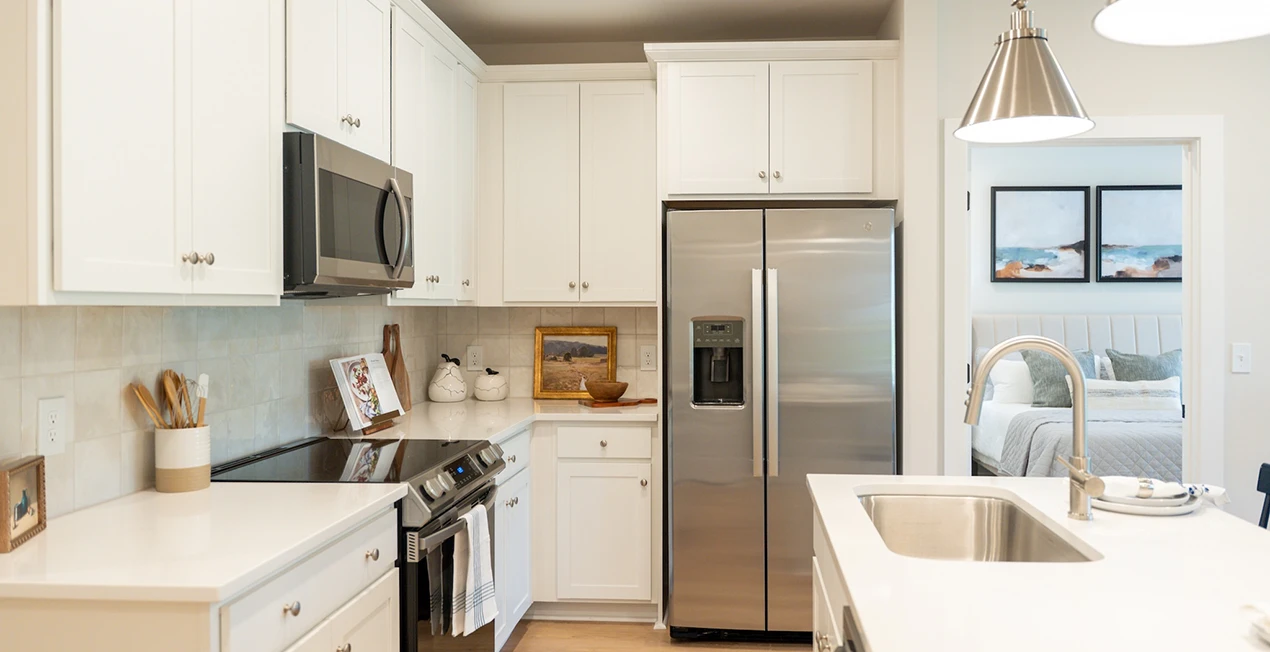 modern kitchen at arise knox square apartment